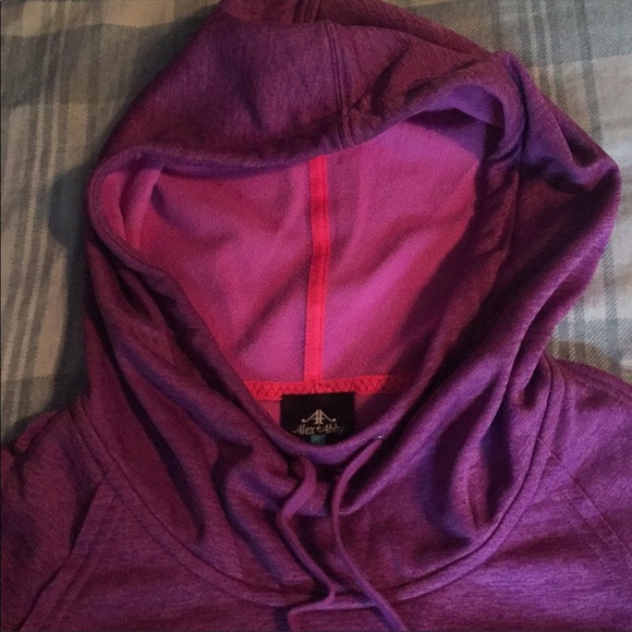 🎉HOST PICK🎉Chill Chaser Hoodie - Picture 4 of 6